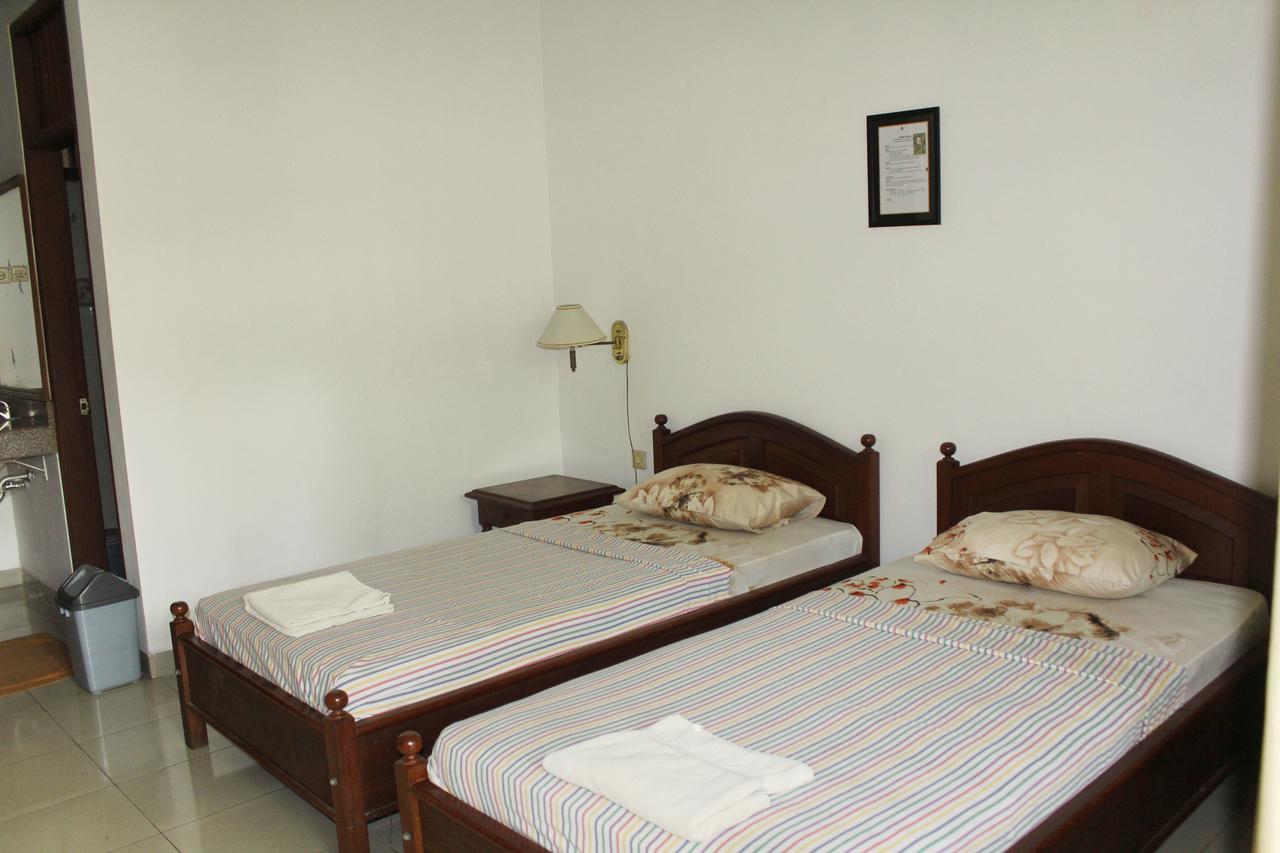 Yulia 1 Bed & Breakfast Sanur Dış mekan fotoğraf