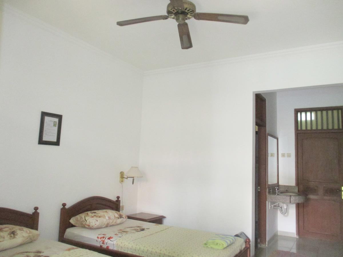 Yulia 1 Bed & Breakfast Sanur Dış mekan fotoğraf